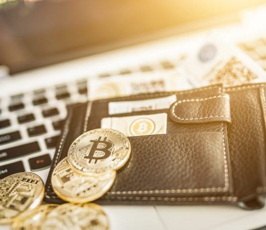 Expert: Bitcoin Holding $3,550 Suggests “Next Strong Move” is Structure