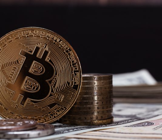 Bitcoin Trades Flat Listed Below $3,900 After BTC Forms First Green Regular Monthly Candle Light Because July of 2018