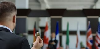 Previous Trump Consultant Steve Bannon Takes Pride In “Huge Future” for Bitcoin and Crypto