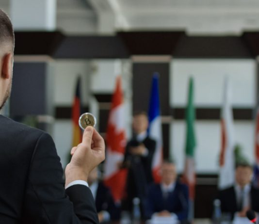 Previous Trump Consultant Steve Bannon Takes Pride In “Huge Future” for Bitcoin and Crypto