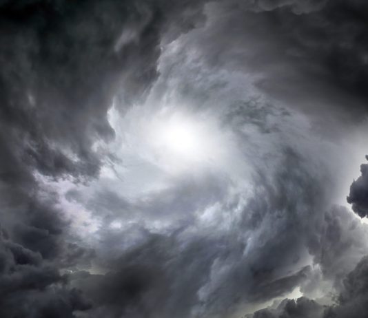 Will Investors Leave to Bitcoin as Economic Crisis Looms?