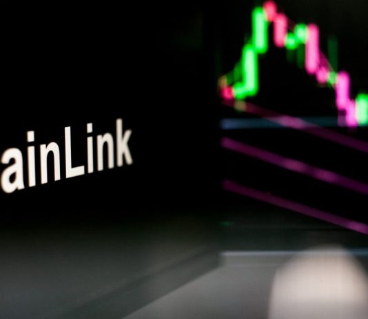 Chainlink Peak Simulates Wyckoff Circulation Schematic, Altcoin Selloff Might Speed Up