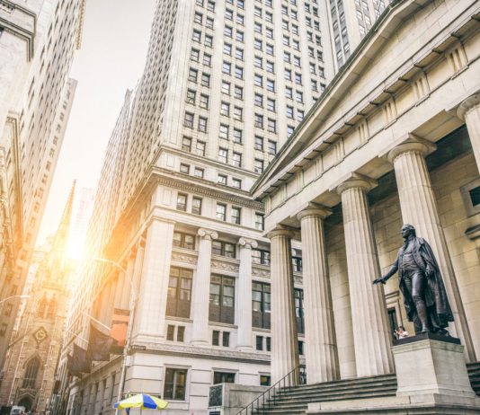 Lightning Functions: Bitcoin Podcaster Discovers Dining Establishment Shunning Banks for BTC