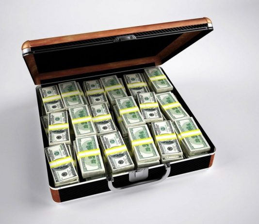 Worldwide Macro Financial Expert Shares 3 Perfect Bitcoin Charts With $1M BTC Targets