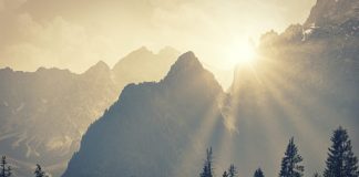4 Reasons the Bitcoin Cost Is Prepared to Take Off Towards $10,000