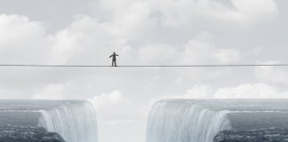 Famous Technical Expert States Bitcoin Investors Must Be “Mindful”: Here’s Why