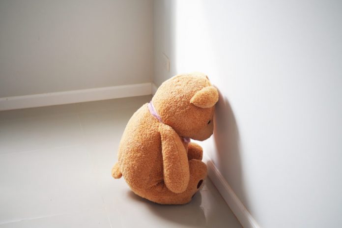These “Alarming” On-Chain Metrics Program Bitcoin Is on the Brink of Dropping to $7k