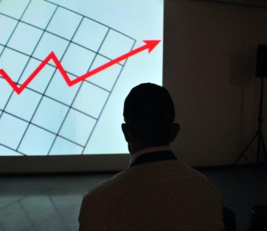 Forex Expert Discusses Why Chainlink Rate Might Rise 80% Greater
