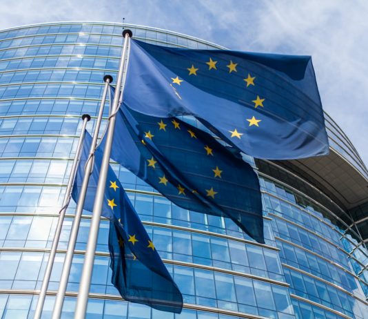 Bitcoin Signals Bullish Breakout as EU Validates $2tn Stimulus Plan