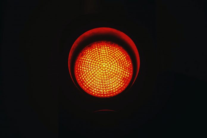 Chainlink Breaks Below Crucial Technical Pattern as Experts Eye Drawback