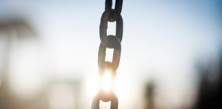 Expert: Chainlink Likely to Rally to $1650 as It Approaches Secret Level