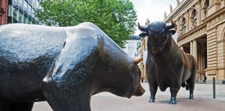 Bitcoin Bulls And Bears Reach Standoff, BTC Combines Listed Below $20 K