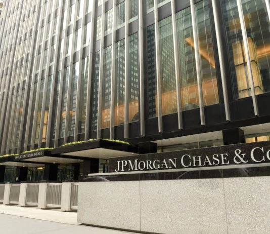 JP Morgan Experts Discuss Why Bitcoin Cost is Falling