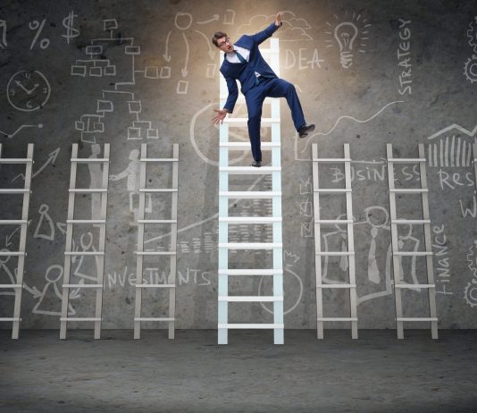 Bitcoin Uptrend From $20 K Has Actually Been Lost According To Parabolic Indication