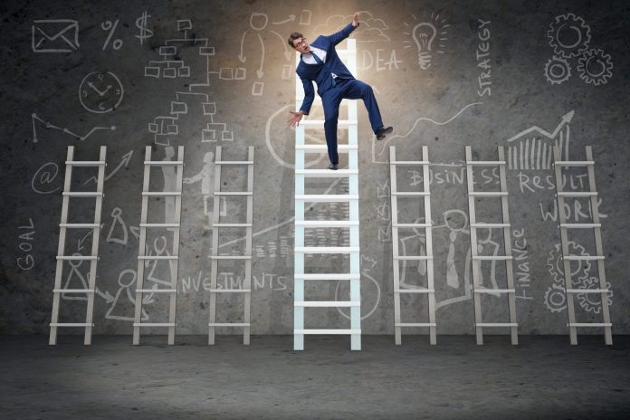 Bitcoin Uptrend From $20 K Has Actually Been Lost According To Parabolic Indication