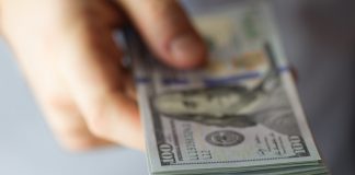 Bitcoin Handover to Rich Wallets Underway as Cost Decreases: Expert