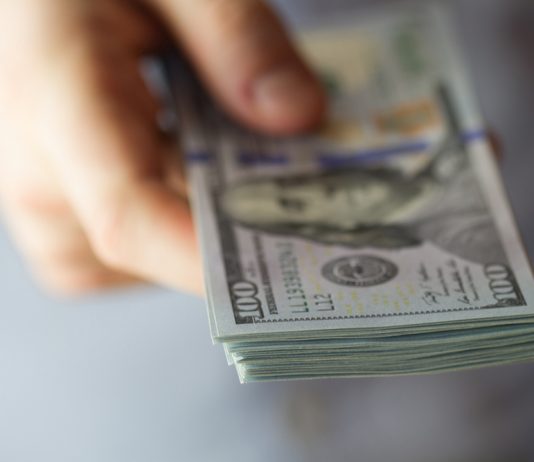 Bitcoin Handover to Rich Wallets Underway as Cost Decreases: Expert