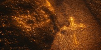 Chainlink Paints Golden Cross as BlockFi Announces LINK Assistance
