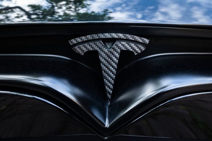 Bitcoin Affect? Billionaire Fund Supervisor Sells 1.8 M Tesla Shares for Customers