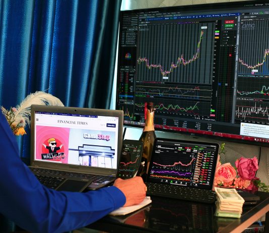 Take a Page from Buffett’s Playbook with Bitcoin Options from Hedget