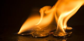 Flash Crash, Ethereum Tests Assistance With 17% Drop And Dangers More Losses