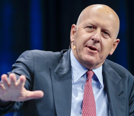 Goldman Sachs CEO Avoids Bitcoin Inquiries, States Blockchain Is More Crucial