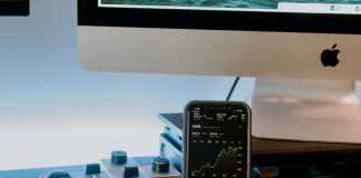 Comparing Apple’s Development With Bitcoin, Why This Professional Sets $700 K As Long-Term Objective