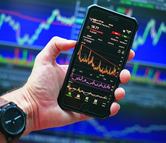 Integrating Cryptocurrency Investments with Trading