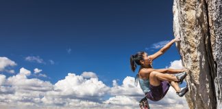 Bitcoin Steady Above $20 K After Drop To $17 K– A Slow Reach Green?