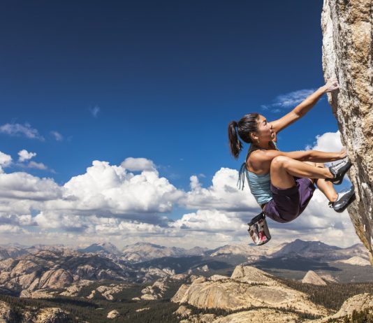 Bitcoin Steady Above $20 K After Drop To $17 K– A Slow Reach Green?