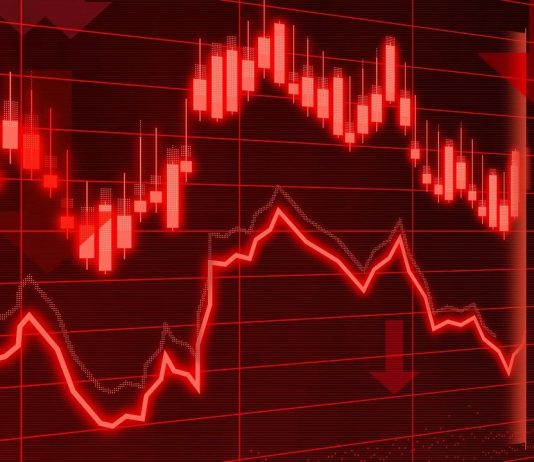 Ethereum (ETH) Flexes Towards $1,000 As Doubt Fills Crypto Markets