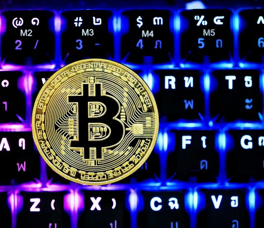 Bitcoin Signals Short-term Bullishness, Move Towards $24 K Next? Bitcoin Signals Short-term Bullishness, Move Towards $24 K Next?