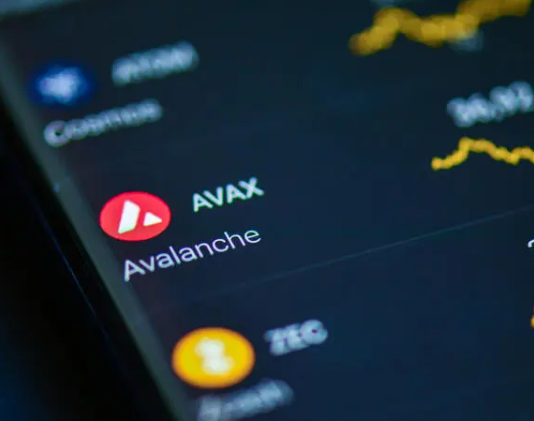 Avalanche Grinds To A Stop As AVAX Breaks 2-Month Uptrend