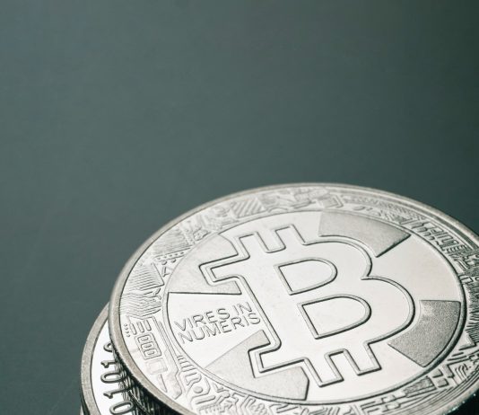3 Professionals Handle The Bitcoin Cost, Will $19,000 Hold Or Break?