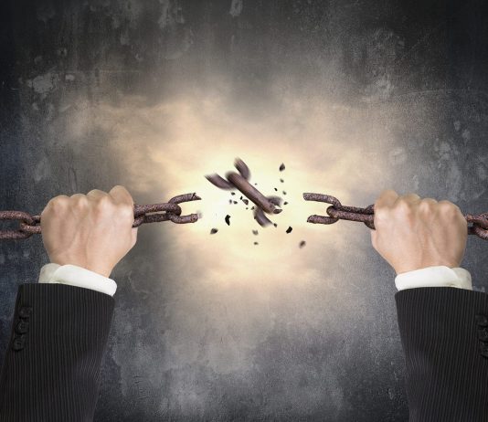 Information Signals Major Warning As Chainlink (LINK) Increases 8% Over Last 7 Days