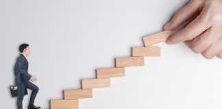 XRP Cost Forecast: Bears Battle, Time To Purchase The Dip?