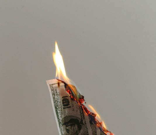 United States Banking Crisis Gets Worse With Half Of America’s Count on the Edge Of Failure