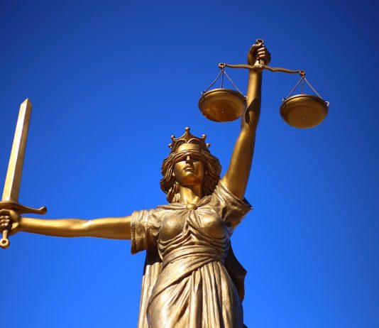 Coinbase Engages Legal And Political Aids In Fighting SEC