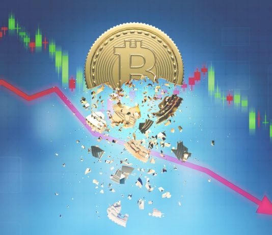 Economic Reset Alert: Bloomberg Expert Forecasts Bitcoin Crash Below $10,000