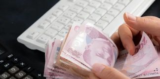 Uniswap’s Monetary Win: New Charge Mannequin Rakes In Over $1 Million In A Month Amid DeFi Frenzy