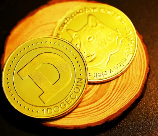 Dogecoin Falls Under Trendline Resistance, Eyes On $0.09149 Breach Dogecoin Falls Under Trendline Resistance, Eyes On $0.09149 Breach