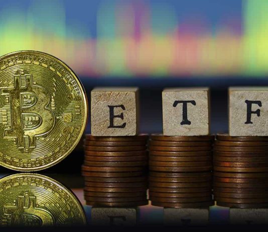 US Spot Bitcoin ETFs Open This fall 2024 With $300 Million Weekly Outflows – Particulars