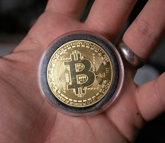 Bitcoin Sellers Incur Loss As SOPR Drops To 0.95 – A Signal Of Market Backside?