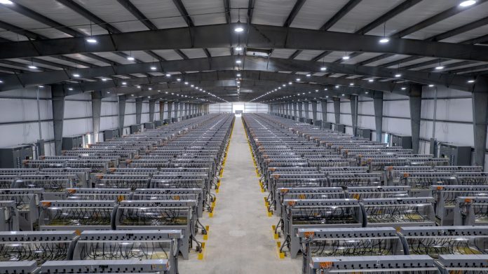 Bitcoin Mining Large Abandons Full-Maintain Technique, Unloads $40M In Crypto