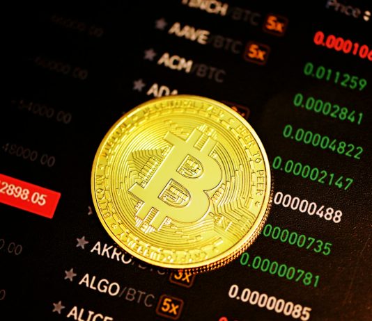 Bitcoin Worth Eyes ATH With Falling Common Executed Order Dimension And Rising Retail Exercise