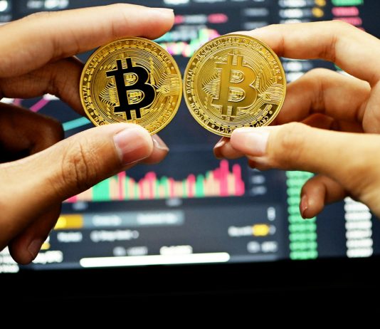 Bitcoin Holds Close to $119,000 As Decrease Leverage Reduces Correction Danger