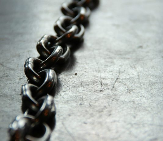 Regardless of XRP’s 10x Lead, LINK Is The Actual Banking Coin, Analyst Says Regardless of XRP’s 10x Lead, LINK Is The Actual Banking Coin, Analyst Says