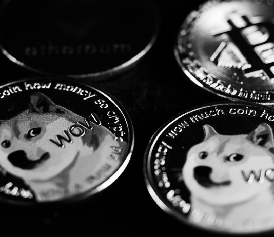 Dogecoin Flashback: Mirror Transfer Hints At Report-Breaking Surge