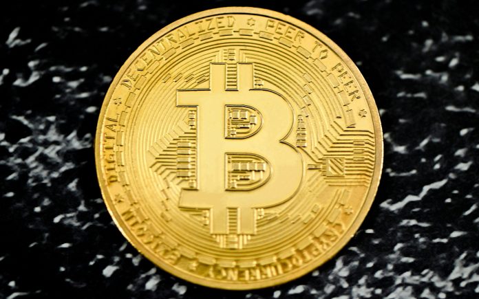 Bitcoin Might Be Setting Up A Comeback Vs. Gold, Analyst Suggests