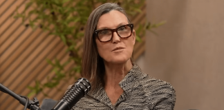Cathie Wooden: Trump Might Purchase Bitcoin For US Reserve Forward Of Midterms